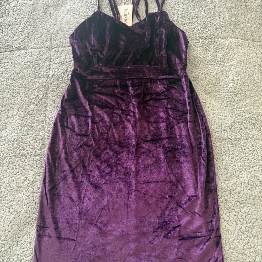 Elegant Backless Velvet Dress in Deep Purple beyove women v neck strappy split